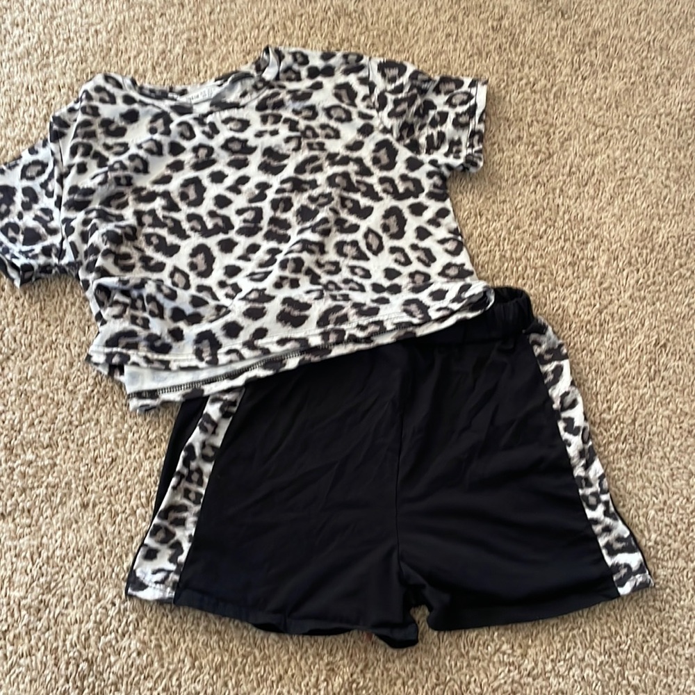 SHEIN Leopard Print Kids Matching Set - Black and White